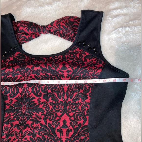 Maurices Textured Scroll Gothic Top M - Picture 12 of 14